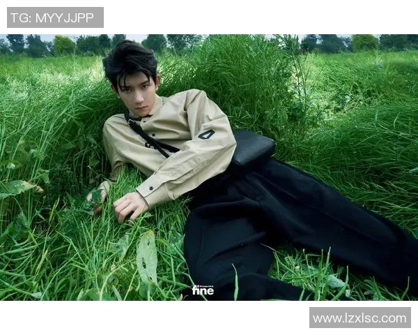 余爽化身足球明星展现魅力风采引发热议与关注